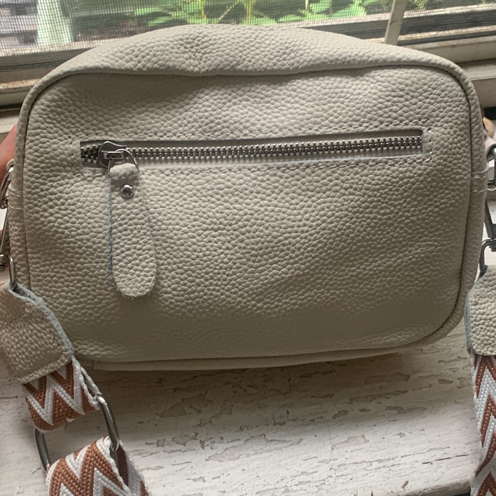 🥳2x Host pick🥳 genuine leather crossbody bag - Picture 10 of 13
